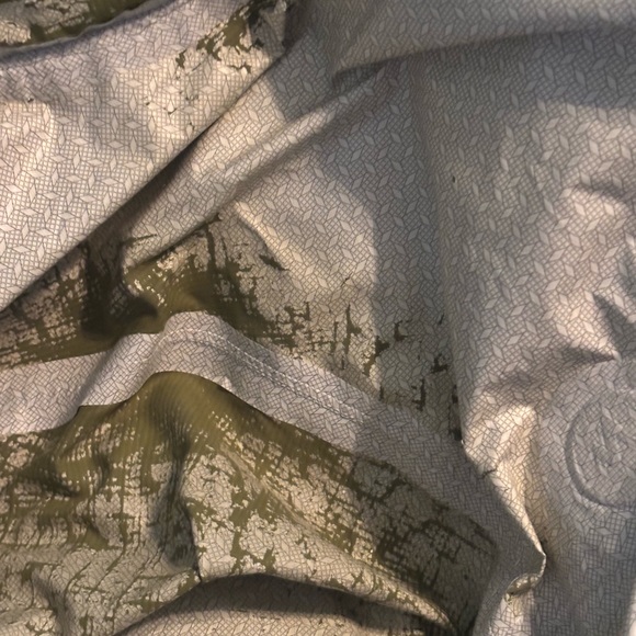 Marmot Women’s Rain Jacket – Green – Hooded – Preowned - Picture 8 of 9